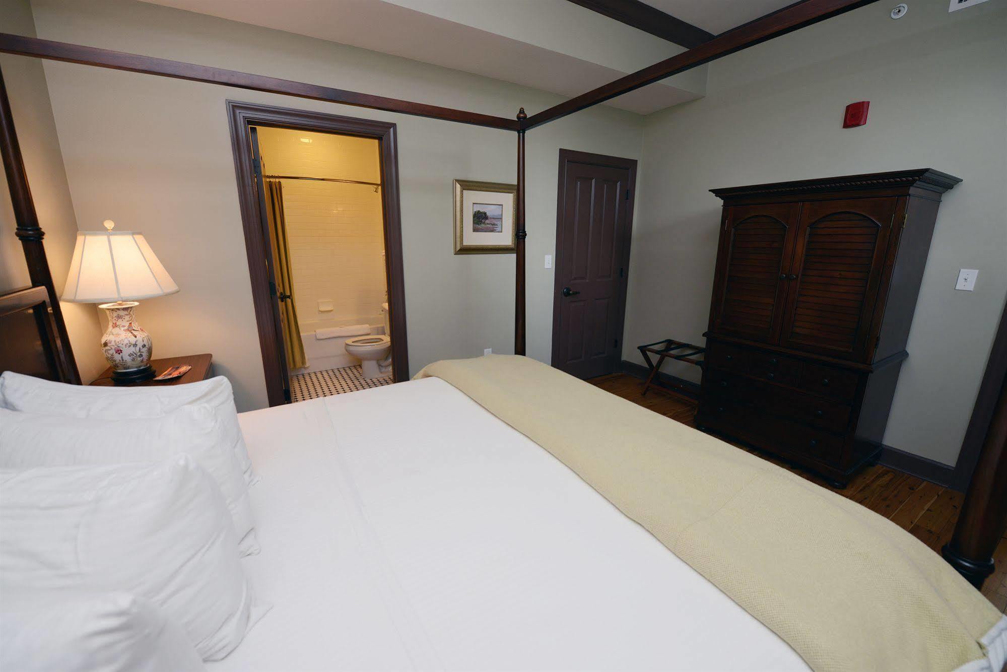 Hotel Water Street & Marina, Ascend Collection Apalachicola