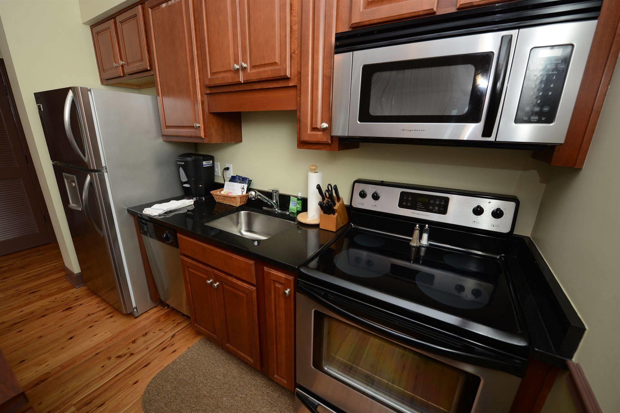 Water Street & Marina, Ascend Collection 4*